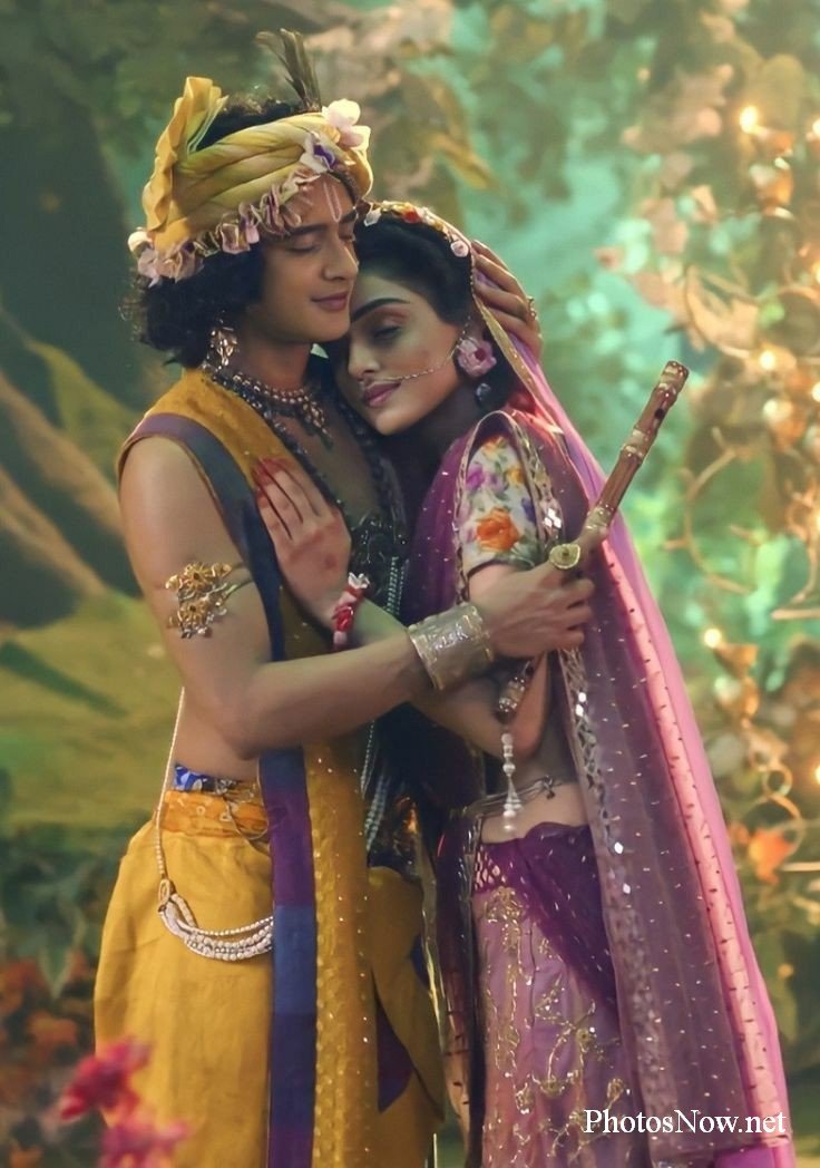 PARISUDDHU PREM PYARE on Instagram: “Uska pyar mehndi jaisa tha, Jo hatheli  se sukh, gir ja… | Radha krishna wallpaper, Radha krishna images, Radha  krishna pictures