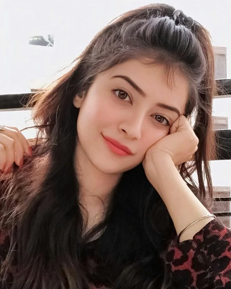 WhatsApp DP Girl Pic