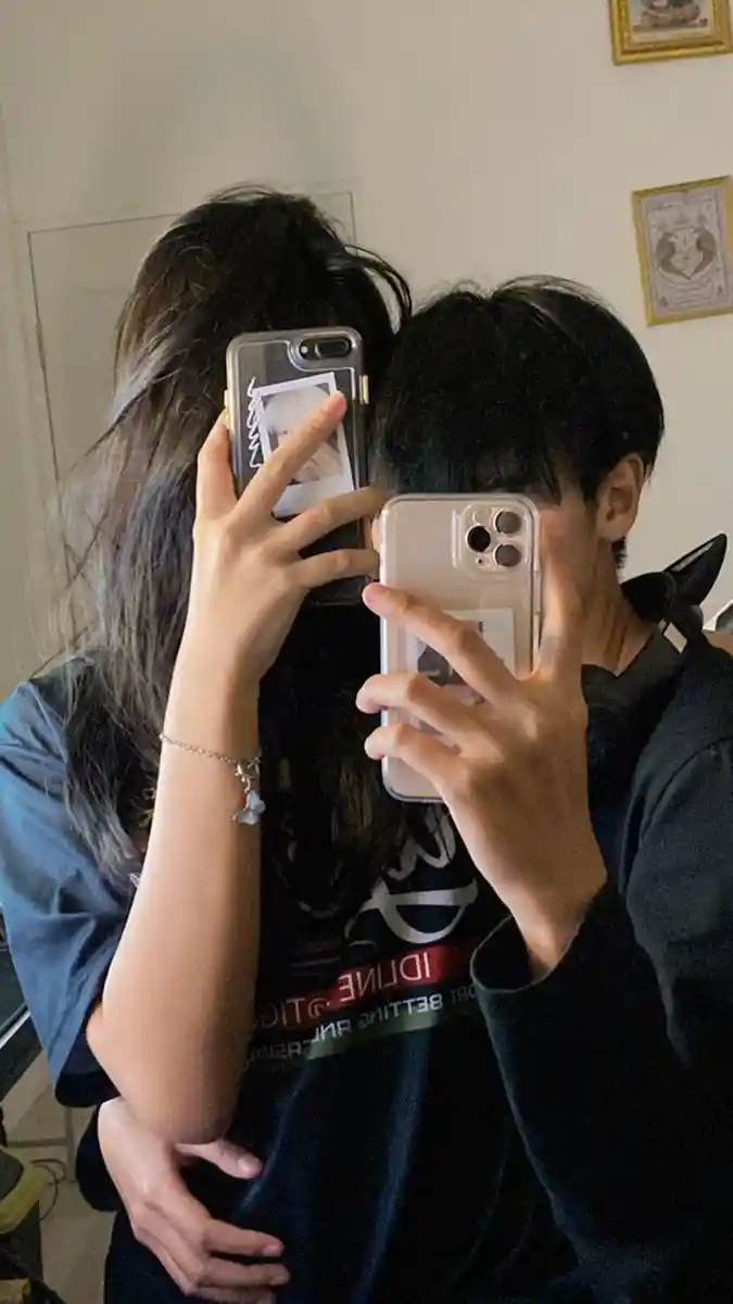 Modern Cute Couple DP